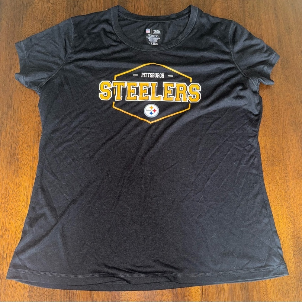NFL Team Apparel Pittsburgh Steelers Black‎ Gold Badge T-Shirt Size XL
